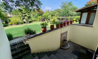 Casa en Residencial Los Apantles, cerca de Sumiya, Cuernavaca