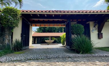 Casa en Residencial Los Apantles, cerca de Sumiya, Cuernavaca