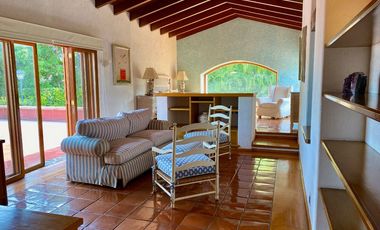 Casa en Residencial Los Apantles, cerca de Sumiya, Cuernavaca