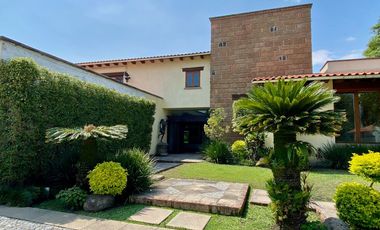 Casa en Residencial Los Apantles, cerca de Sumiya, Cuernavaca