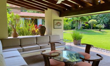 Casa en Residencial Los Apantles, cerca de Sumiya, Cuernavaca