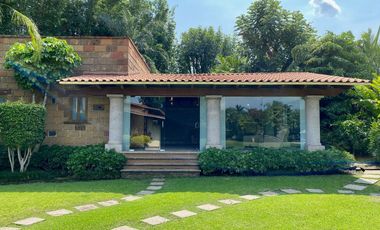 Casa en Residencial Los Apantles, cerca de Sumiya, Cuernavaca