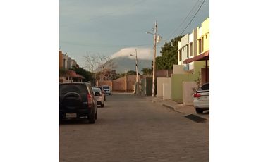 En venta casa Urb Montecristo Vía Manta Montecristi Ecuador.