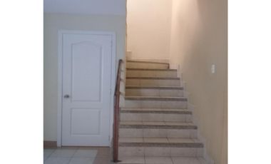 En venta casa Urb Montecristo Vía Manta Montecristi Ecuador.