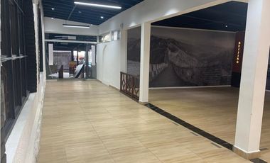 Local con amplio terreno