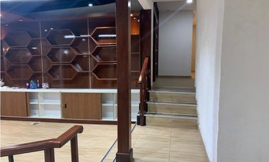 Local con amplio terreno