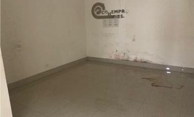 Local con amplio terreno