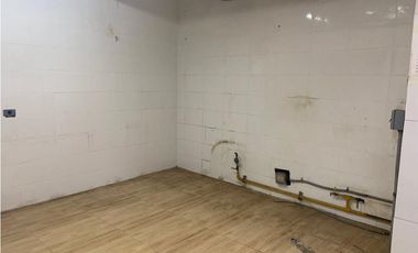 Local con amplio terreno