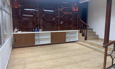 Local con amplio terreno