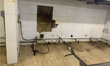 Local con amplio terreno