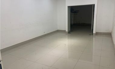 Local con amplio terreno