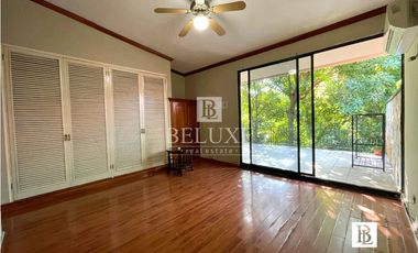 VENTA  CASA GRANDE DE 3 APARTAMENTOS EN LA CRESTA (4)