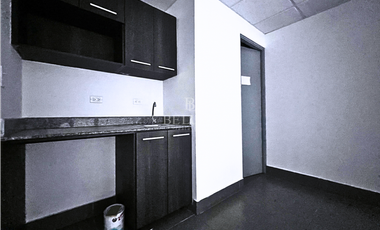 VENTA/ ALQUILER DE OFICINA LISTA PARA OCUPAR EN OBARRIO, PH TWIST (5)