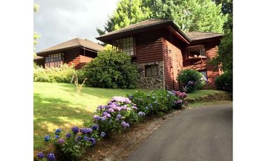 Casa en parque del Lago