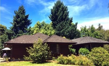 Casa en parque del Lago