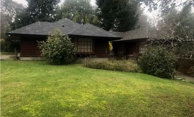 Casa en parque del Lago