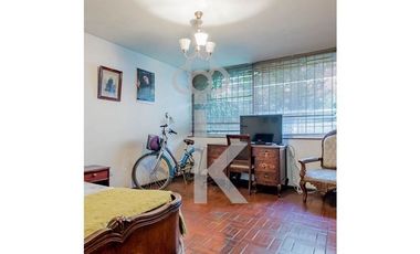Casa en Venta en Calle paralela a Av. Alonso de Córdova