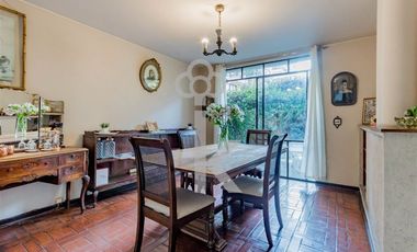 Casa en Venta en Calle paralela a Av. Alonso de Córdova