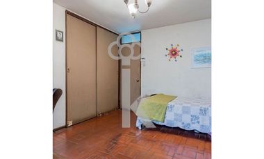 Casa en Venta en Calle paralela a Av. Alonso de Córdova
