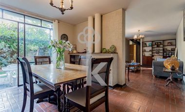 Casa en Venta en Calle paralela a Av. Alonso de Córdova
