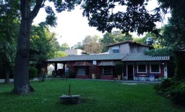Casa Quinta  con parque y Pileta