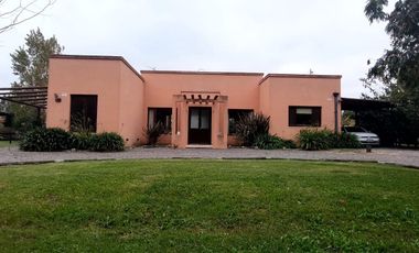 Casa en alquiler de 2 dormitorios c/ cochera en Open Door