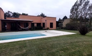 Casa en alquiler de 2 dormitorios c/ cochera en Open Door