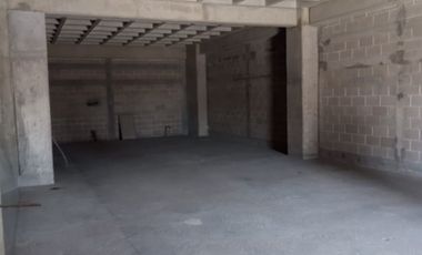 Renta de Local comercial en Centro Sur en plaza ALIA local 1