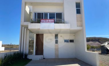 CASA EN VENTA EN PACIFICO HILLS Casa en venta en Fraccionamiento Sábalo Cerritos