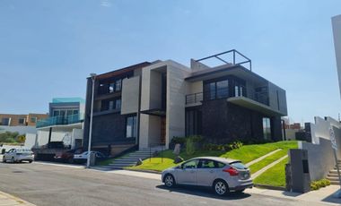 Casa en venta Zibata Garambullo, Acabados de Lujo, Alberca