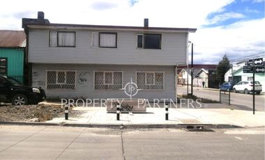 Gran casa para remodelar, uso habitacional o comercial en Punta Arenas