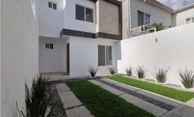 Casa sola, NUEVA equipada con jardín cerca de Cuernavaca