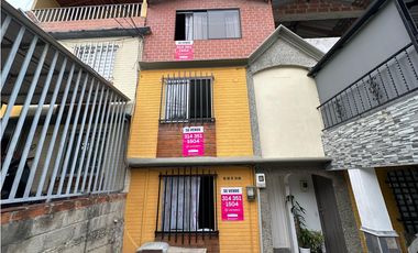 Vendo casa bifamiliar en Santa Ana - Bello