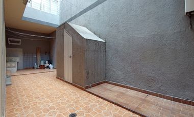 SE VENDE AMPLIA CASA EN EL PARAISO EN CALI