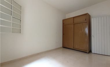 SE VENDE AMPLIA CASA EN EL PARAISO EN CALI