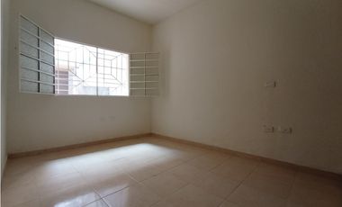 SE VENDE AMPLIA CASA EN EL PARAISO EN CALI