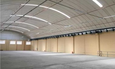 En venta bodega en Cocosolito Colón