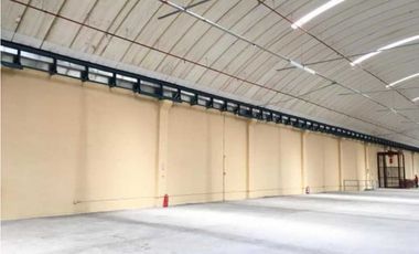 En venta bodega en Cocosolito Colón