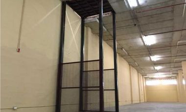 En venta bodega en Cocosolito Colón