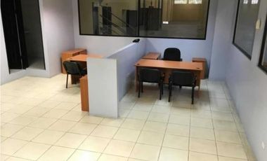 En venta bodega en Cocosolito Colón