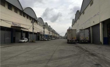 En venta bodega en Cocosolito Colón