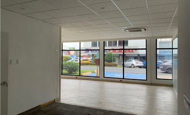 ALQUILO LOCAL TRANSSTMICA ESQUINA 320 M2