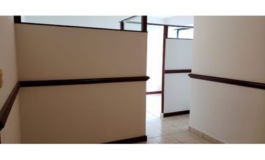 ALQUILER DE CONSULTORIOS Y OFICINA EN ROYAL CENTER 60 M2