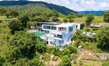 Stunning 3 Bedroom + Studio Sea View Villa in Peaceful South Samui