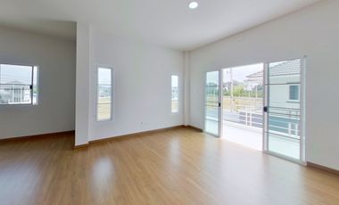 4 Bedroom House for sale at Suksomruethai House