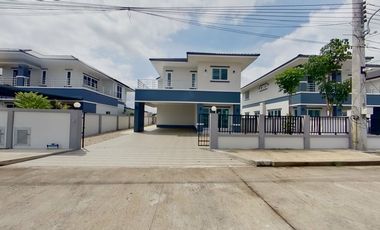 4 Bedroom House for sale at Suksomruethai House