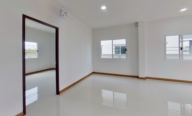 4 Bedroom House for sale at Suksomruethai House