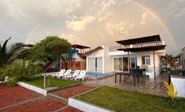 Casa en Vichayito 358m2 FRENTE AL MAR con piscina privada, ideal para inversión