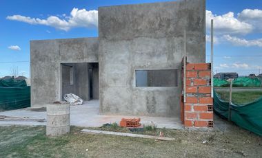 Casa a terminar en venta - 2 Dormitorios 1 Baño - Cochera - 300Mts2 - General Rodríguez