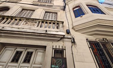 Casa  estilo inglés, 5 dormitorios, patio y cochera- San Lorenzo 1900- Centro- Rosario | Venta